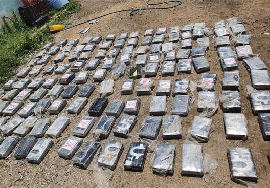 Policía localiza 691 kilos de cocaína con destino a Centroamérica