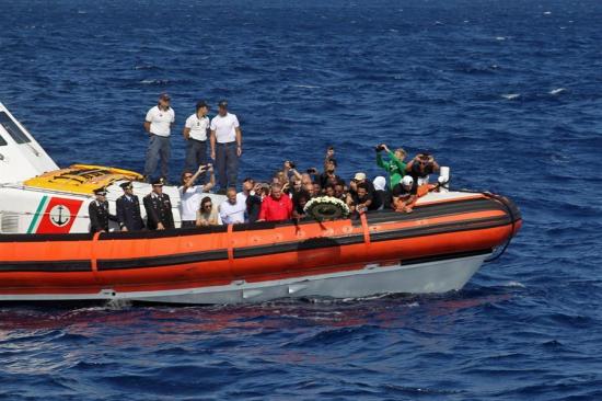 Italia busca barcos para hacer pruebas de coronavirus Covid-19 a los migrantes