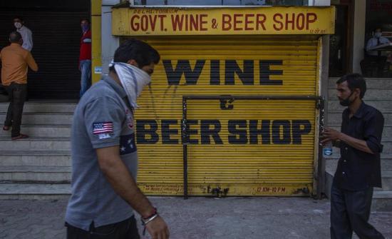 Más de 20 muertos en India por beber alcohol en mal estado