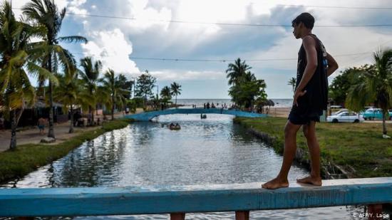 Cuba recibe sus primeros turistas desde el cierre de fronteras por COVID-19