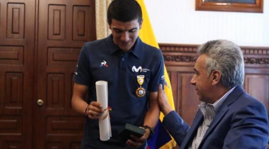 El Presidente Lenín Moreno destaca el orgullo por el triunfo de Carapaz