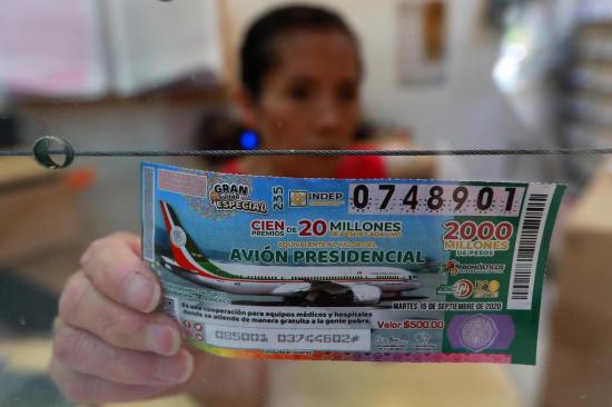 Lotería de México solo ha vendido un tercio de boletos del avión presidencial