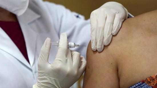 El ministro de Salud de Brasil confía en comenzar a vacunar en enero