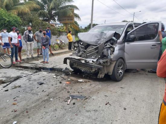 Presidente de la Federación Deportiva de Manabí y cinco personas más resultan heridas en accidente