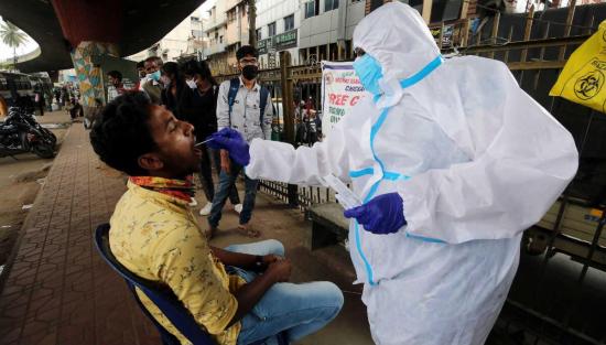 OMS denuncia discriminación global en la lucha contra la pandemia de COVID