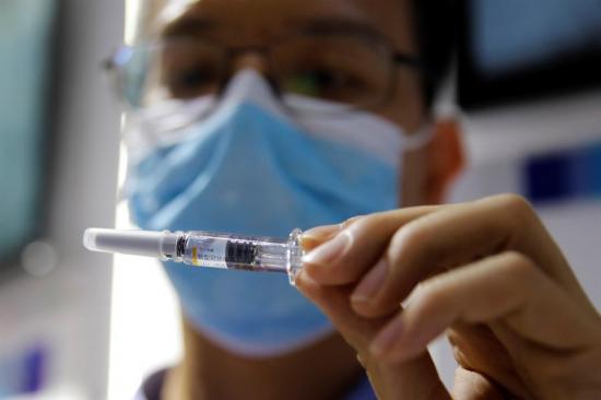 China podría empezar a vacunar a su población contra la Covid-19 en noviembre, según experto