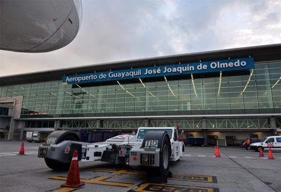 Aeropuerto de Guayaquil estará cerrado durante dos horas por la caída de ceniza del volcán Sangay
