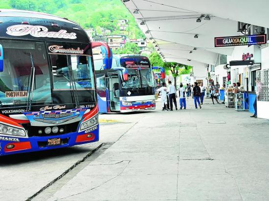 Hombre que robaba piezas de buses fue detenido en la terminal terrestre de Portoviejo