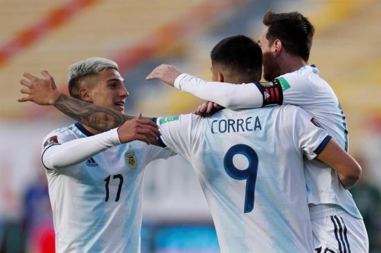 Argentina le da la vuelta al marcador y vence por 2-1 a Bolivia