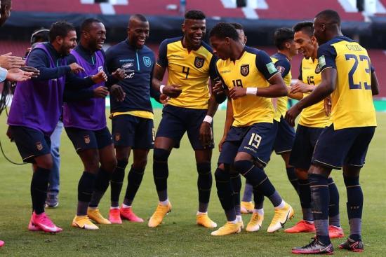 ¡ALEGRÍA TRICOLOR! Ecuador vence por 4-2 a Uruguay en el estadio Casa Blanca