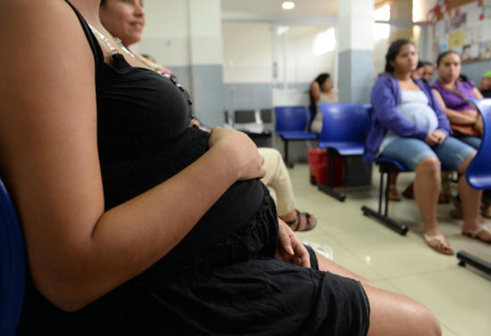 Embarazo adolescente le cuesta a Ecuador unos 270 millones de dólares al año