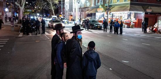 Nueva York ordena detener la masiva boda del nieto de un rabino por la covid