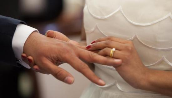 La Policía italiana multa a decenas de asistentes a una boda no autorizada en Roma