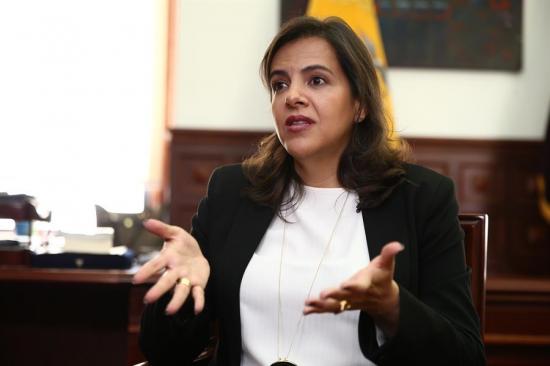 El Gobierno de Ecuador espera que la Interpol emita una notificación roja contra Correa