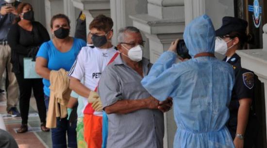 Ecuador reporta 156.451 contagiados y 12.500 fallecidos por Covid-19