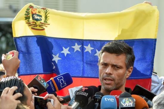 El opositor venezolano Leopoldo López llega a Madrid