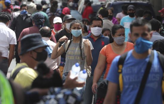 Ecuador invertirá 200 millones de dólares para vacunar al 65% de la población