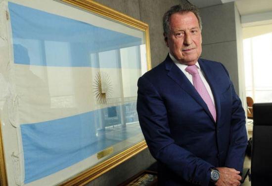 Muere el banquero argentino Jorge Brito tras estrellarse su helicóptero