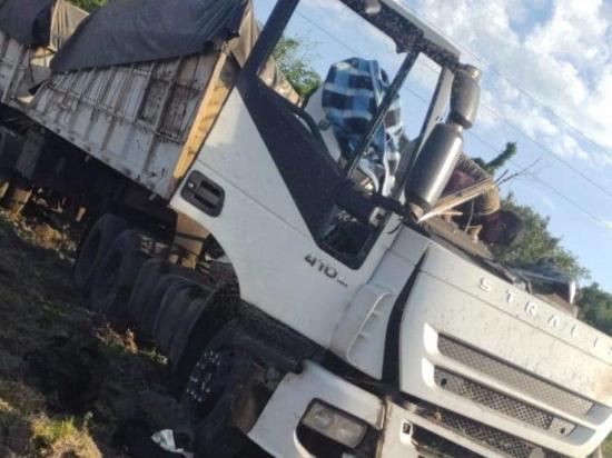 Al menos 37 muertos tras colisión entre un autobús y un camión en Brasil