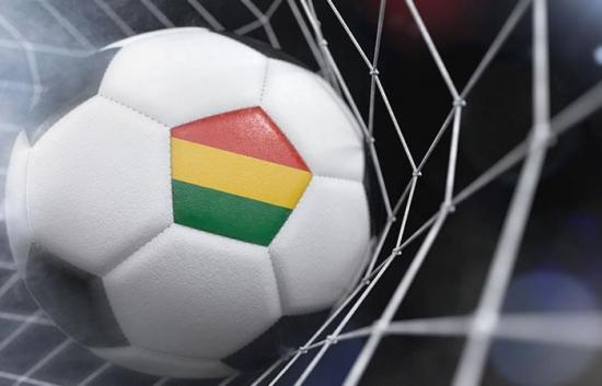 El fútbol profesional regresa a Bolivia tras ocho meses de parón