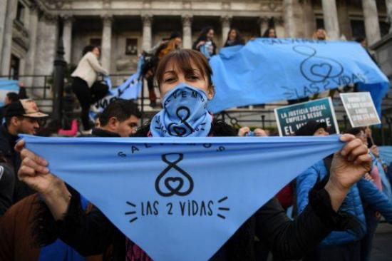 Los provida se movilizan en Argentina contra nuevo proyecto sobre el aborto