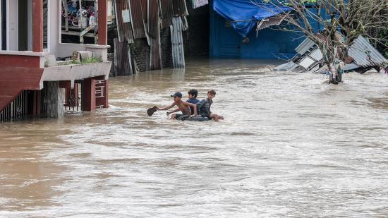 Al menos 5 muertos y 12.700 afectados por las inundaciones en Indonesia