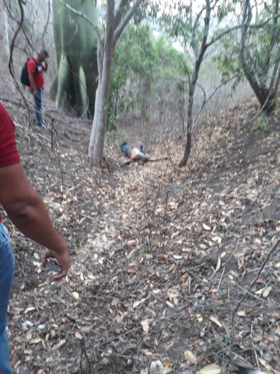 Hallan cadáver de un hombre en el fondo de una quebrada en la ciudadela Bellavista