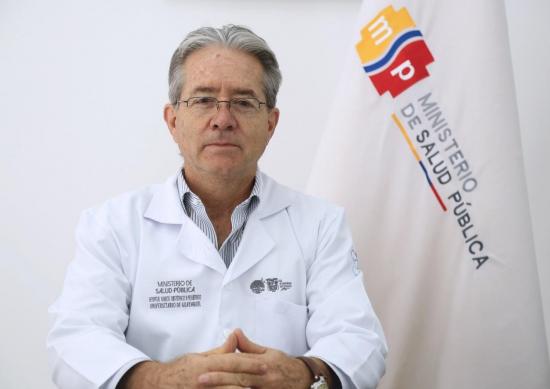 121 asambleístas exigen la destitución del ministro de Salud Pública, Juan Carlos Zevallos