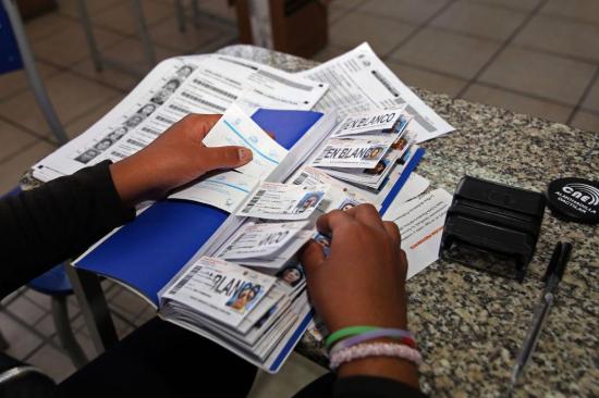 CNE afirma que no pedirá certificado de votación en segunda vuelta