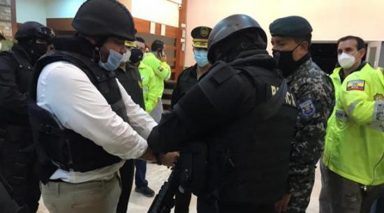 Jacobo Bucaram abandona la cárcel #4 de Quito para guardar arresto domiciliario