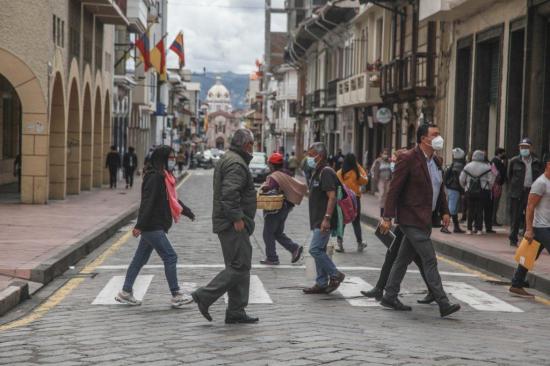 Ecuador bordea los 293.000 positivos y supera 16.000 decesos por Covid-19