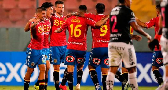 Unión Española venció gracias a un autogol por 1-0 al Independiente del Valle